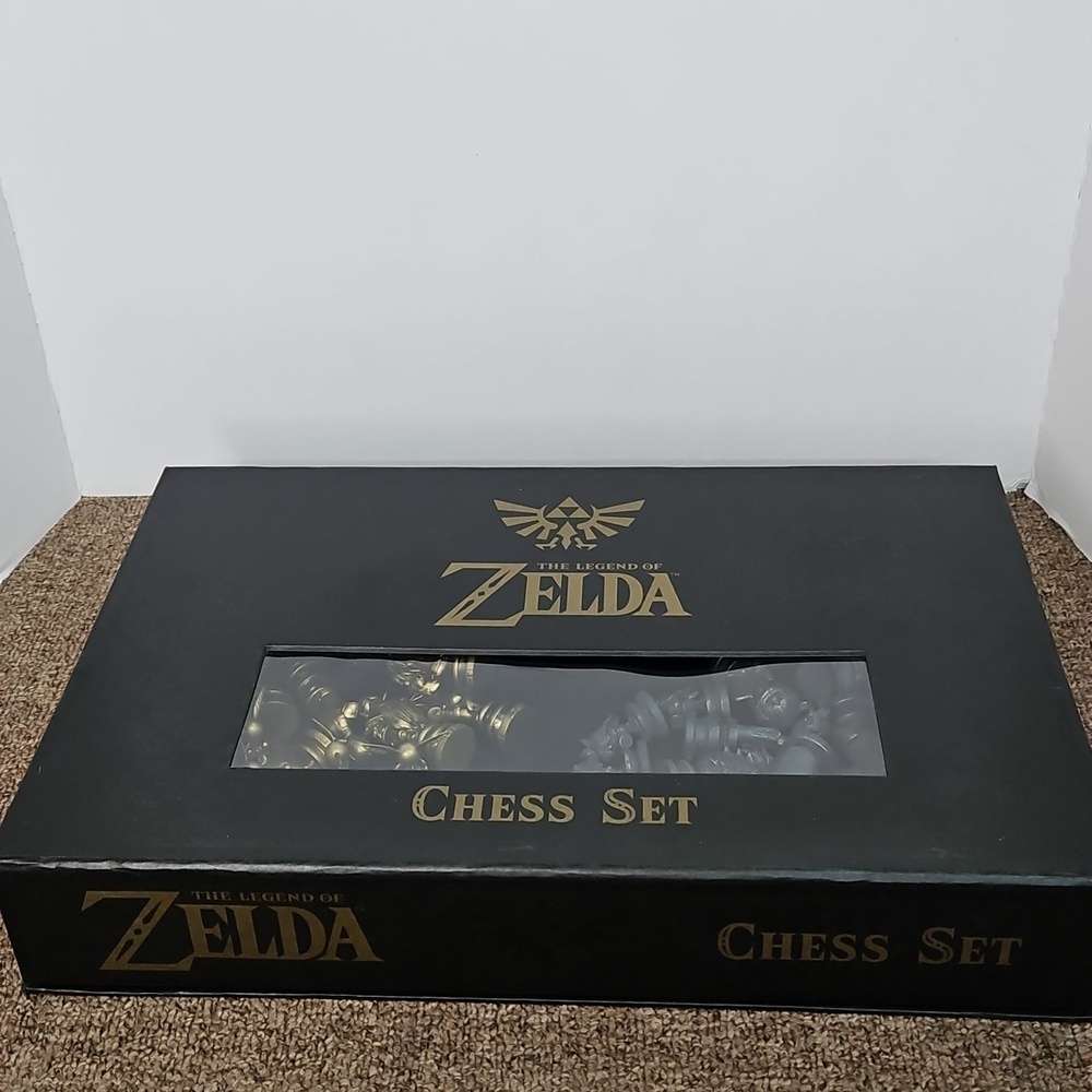 Legend Of Zelda Gold Edition Chess Set Nintendo 2016